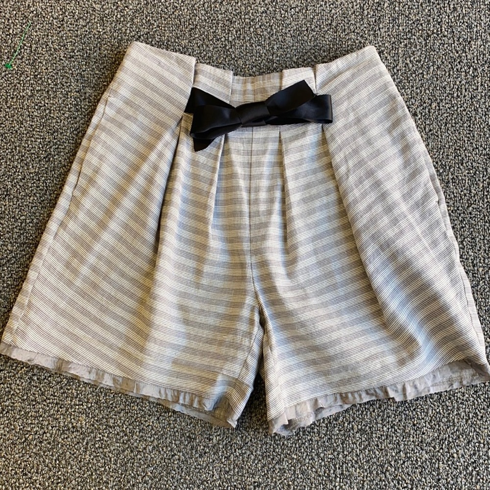 Elevenses shorts, grey and white stripe size 2